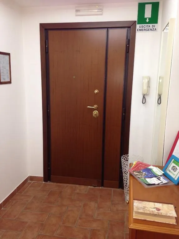 Casa Degli Ubaldi Bed & Breakfast Rome 0*,